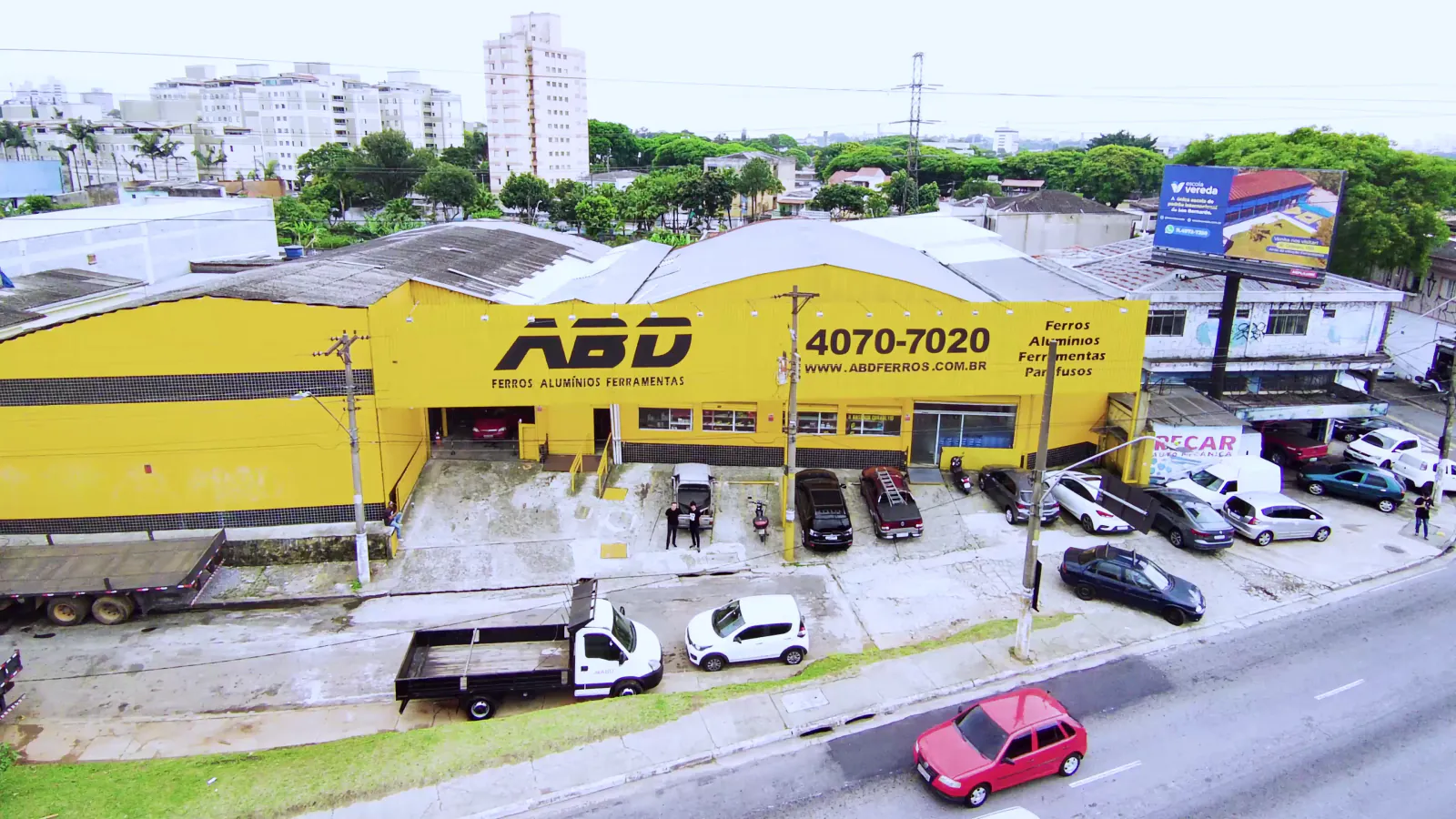 Estrutura e estoque da ABD Ferros
